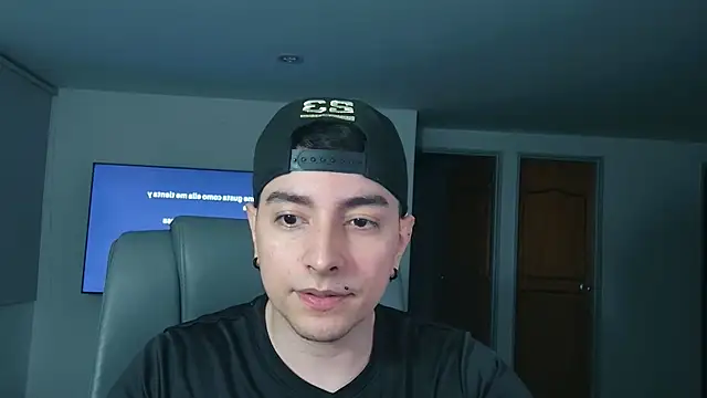 Jhoan saenz online show from November 2025 12:21:02 AM