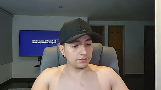 Jhoan saenz online show from November 2025 03:16:02 AM