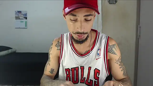 emiliano hottt online show from April 2026 01:53:02 PM