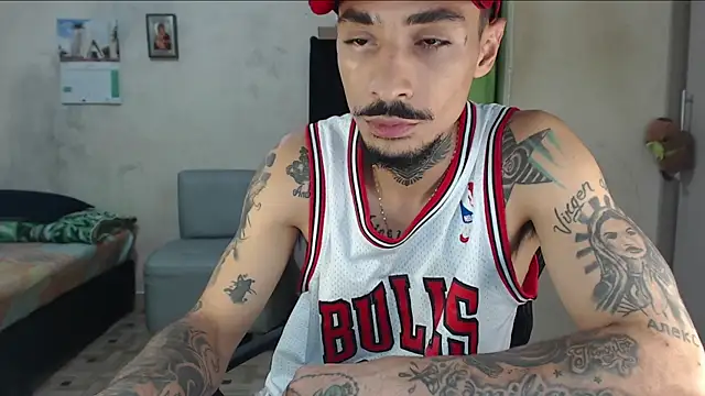 Snapshot of emiliano_hottt chatting on July 2026 03:10:01 PM emiliano hottt online show from July 2026 03:10:01 PM