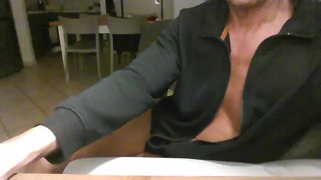 Snapshot of franz001970 chatting on March 2025 08:50:02 PM franz001970 online show from March 2025 08:50:02 PM