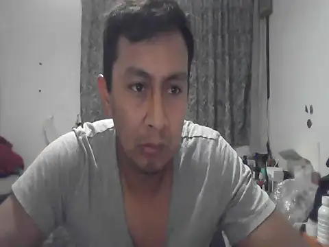 Snapshot of and_mtz chatting on February 2026 06:22:02 AM and mtz online show from February 2026 06:22:02 AM