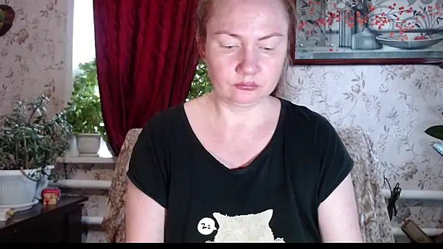Snapshot of EmilyDoth chatting on May 2026 08:19:01 AM EmilyDoth online show from May 2026 08:19:01 AM
