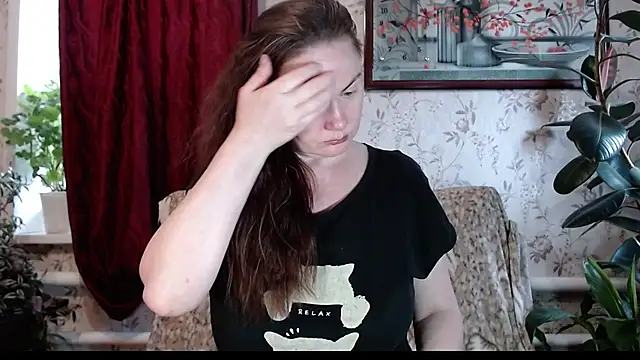 Snapshot of EmilyDoth chatting on May 2026 08:22:01 AM EmilyDoth online show from May 2026 08:22:01 AM