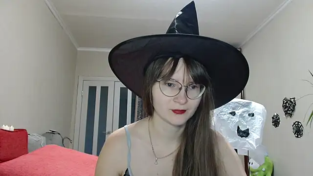 KiraGoldens online show from November 2025 05:54:01 AM