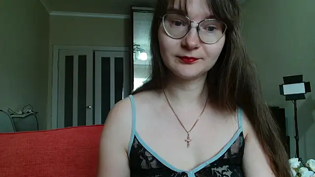 KiraGoldens online show from May 2026 06:11:02 AM