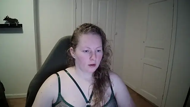 Snapshot of Girlnina-1995 chatting on December 2024 09:55:02 AM Girlnina-1995 online show from December 2024 09:55:02 AM