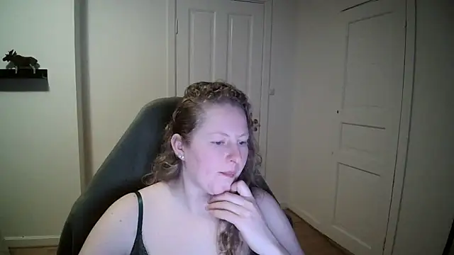 Snapshot of Girlnina-1995 chatting on January 2025 02:51:02 PM Girlnina-1995 online show from January 2025 02:51:02 PM