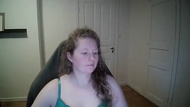 Snapshot of Girlnina-1995 chatting on January 2025 12:03:02 PM Girlnina-1995 online show from January 2025 12:03:02 PM