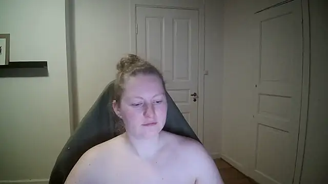 Snapshot of Girlnina-1995 chatting on January 2025 09:41:01 PM Girlnina-1995 online show from January 2025 09:41:01 PM