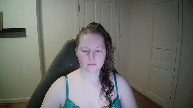 Snapshot of Girlnina-1995 chatting on January 2025 08:52:01 AM Girlnina-1995 online show from January 2025 08:52:01 AM