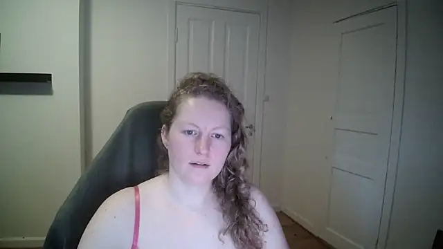 Snapshot of Girlnina-1995 chatting on January 2025 10:49:02 AM Girlnina-1995 online show from January 2025 10:49:02 AM