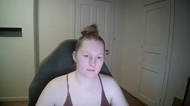 Snapshot of Girlnina-1995 chatting on February 2025 11:28:02 AM Girlnina-1995 online show from February 2025 11:28:02 AM