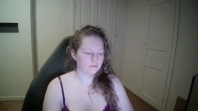 Snapshot of Girlnina-1995 chatting on February 2025 07:52:02 PM Girlnina-1995 online show from February 2025 07:52:02 PM