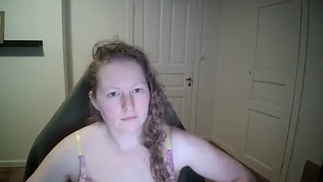 Snapshot of Girlnina-1995 chatting on March 2025 01:50:02 PM Girlnina-1995 online show from March 2025 01:50:02 PM