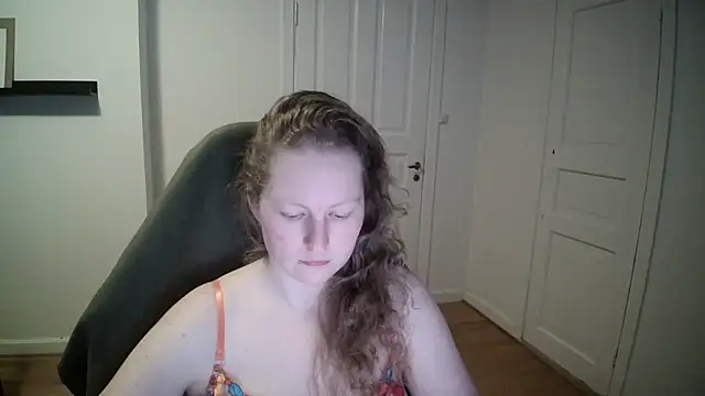 Snapshot of Girlnina-1995 chatting on March 2025 03:29:02 PM Girlnina-1995 online show from March 2025 03:29:02 PM