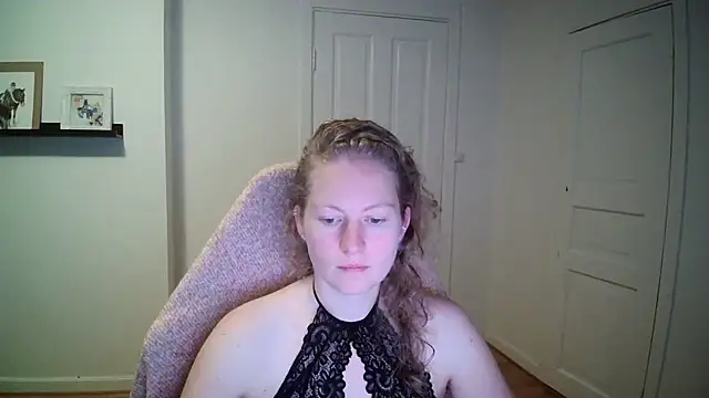 Snapshot of Girlnina-1995 chatting on October 2025 08:23:02 AM Girlnina-1995 online show from October 2025 08:23:02 AM