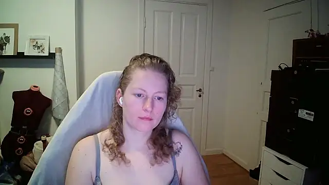 Snapshot of Girlnina-1995 chatting on January 2026 10:06:02 AM Girlnina-1995 online show from January 2026 10:06:02 AM