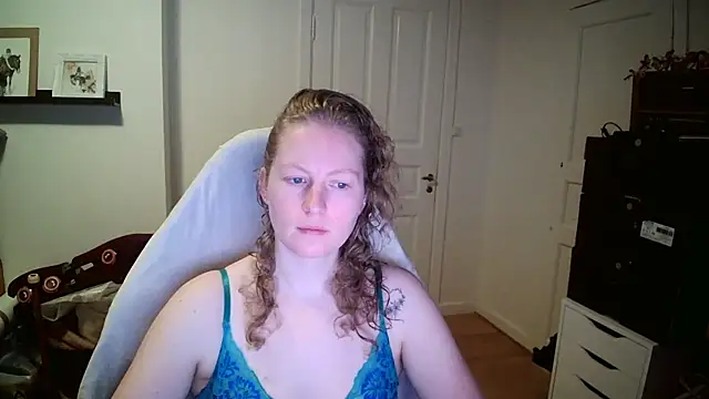 Snapshot of Girlnina-1995 chatting on February 2026 07:29:01 AM Girlnina-1995 online show from February 2026 07:29:01 AM