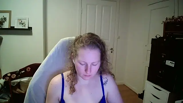 Snapshot of Girlnina-1995 chatting on February 2026 10:04:01 PM Girlnina-1995 online show from February 2026 10:04:01 PM