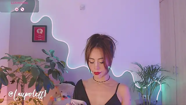 Snapshot of LauPolett chatting on January 2025 01:45:02 AM LauPolett online show from January 2025 01:45:02 AM