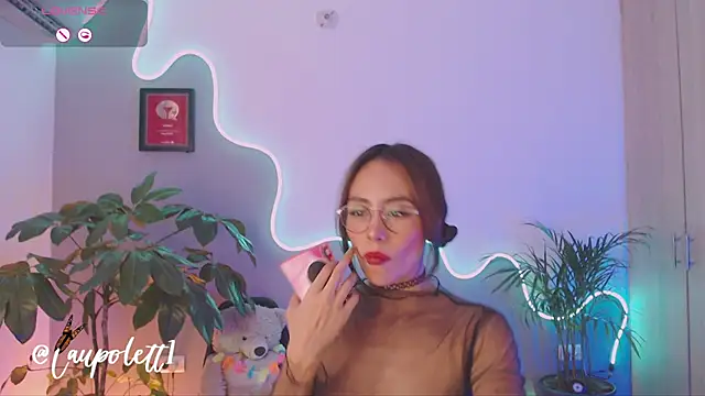 Snapshot of LauPolett chatting on February 2025 12:00:02 AM LauPolett online show from February 2025 12:00:02 AM