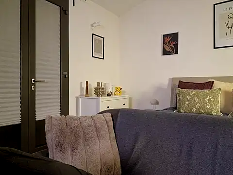 Snapshot of AryaSummersReal chatting on February 2025 08:44:01 AM AryaSummersReal online show from February 2025 08:44:01 AM