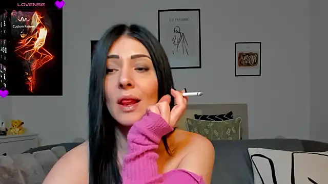 Snapshot of AryaSummersReal chatting on February 2025 07:31:02 PM AryaSummersReal online show from February 2025 07:31:02 PM