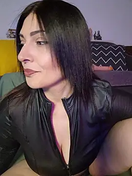 Snapshot of AryaSummersReal chatting on May 2026 08:20:01 AM AryaSummersReal online show from May 2026 08:20:01 AM