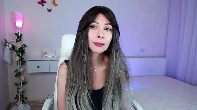 wendifoste online show from December 2024 06:55:01 PM