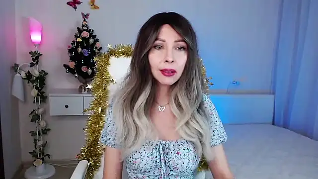 wendifoste online show from December 2024 08:07:01 PM