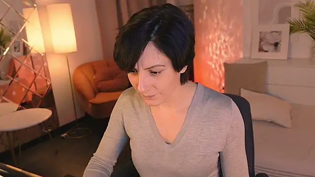 Snapshot of LorenDaze chatting on December 2025 06:41:02 AM LorenDaze online show from December 2025 06:41:02 AM