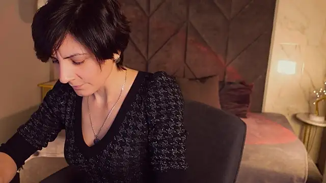 Snapshot of LorenDaze chatting on December 2025 07:04:01 AM LorenDaze online show from December 2025 07:04:01 AM