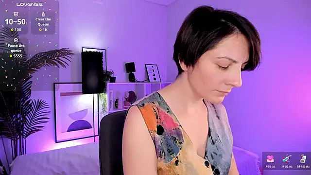 LorenDaze online show from July 2026 02:09:01 PM