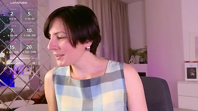 LorenDaze online show from July 2026 02:13:01 PM