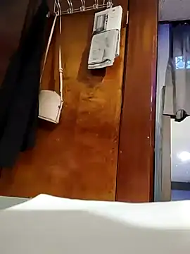 eatmeplease44 online show from January 2025 05:37:01 PM