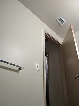 eatmeplease44 online show from March 2025 09:31:02 AM