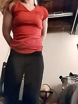 eatmeplease44 online show from October 2025 11:24:02 PM