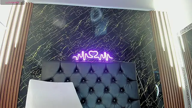 Tamara-evans online show from November 2025 07:47:01 PM