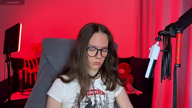 DivineBite online show from September 2025 02:28:01 PM