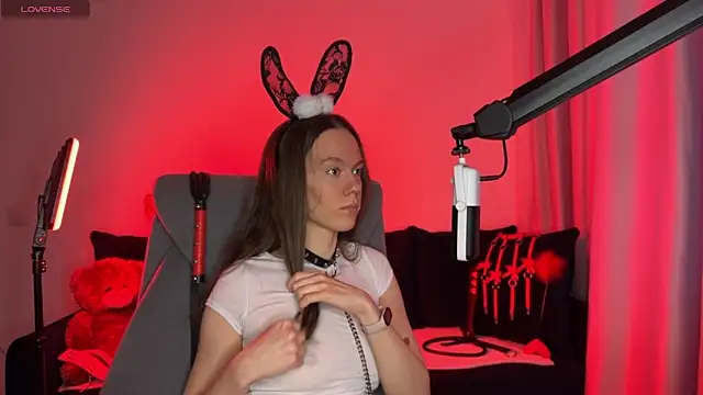 DivineBite online show from September 2025 01:47:02 PM