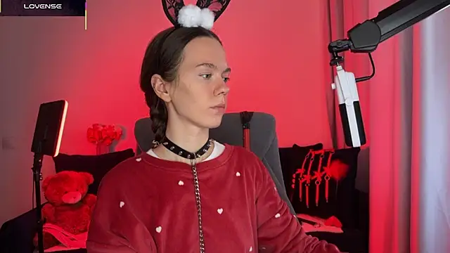 DivineBite online show from September 2025 02:09:02 PM