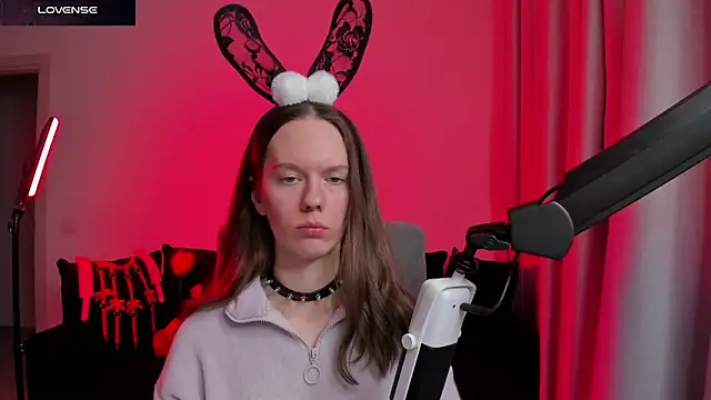 DivineBite online show from February 2026 06:02:02 PM