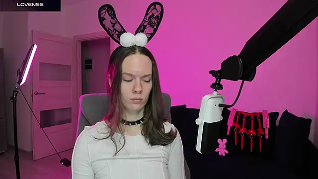 DivineBite online show from February 2026 02:36:01 PM