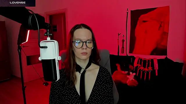 DivineBite online show from April 2026 05:13:02 PM