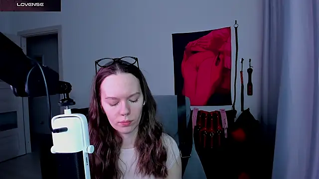 DivineBite online show from May 2026 04:45:01 PM