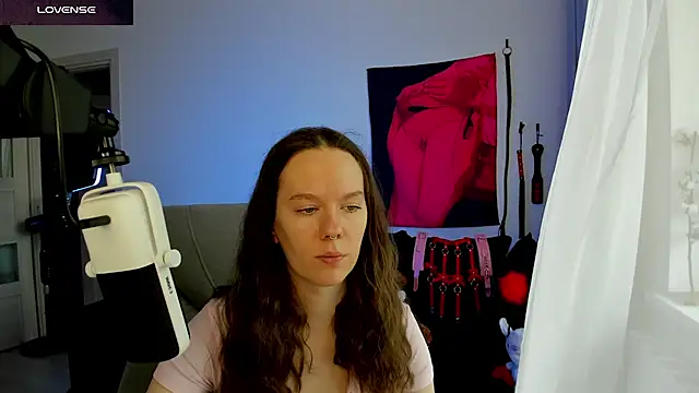 DivineBite online show from May 2026 03:19:02 PM