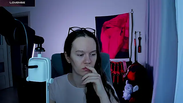 DivineBite online show from May 2026 04:05:02 PM