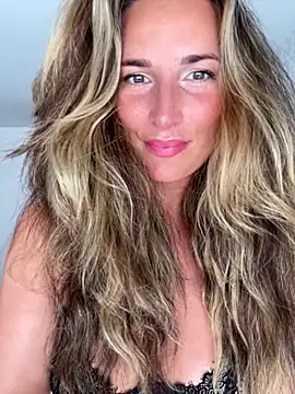 Snapshot of Thescorpionfr chatting on December 2025 05:31:01 PM Thescorpionfr online show from December 2025 05:31:01 PM