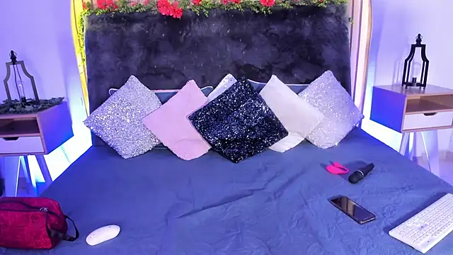 Karlagonzales  online show from January 2025 06:31:01 PM